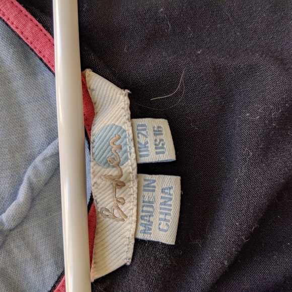 Boden stretchy ruched black tank top - Picture 5 of 5